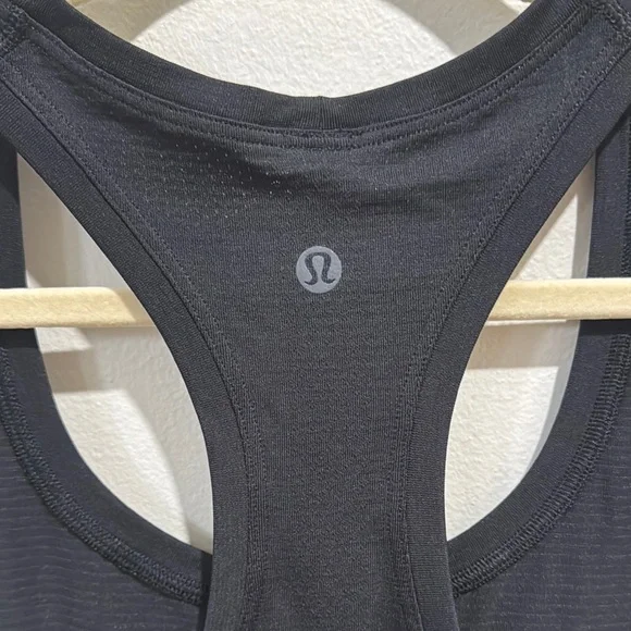 Lululemon Swiftly Tech Racerback Tank 2.0 Race Length in Black NWT - Picture 4 of 4